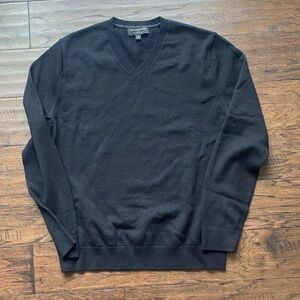 Banana Republic Men's Black V-Neck Sweater
